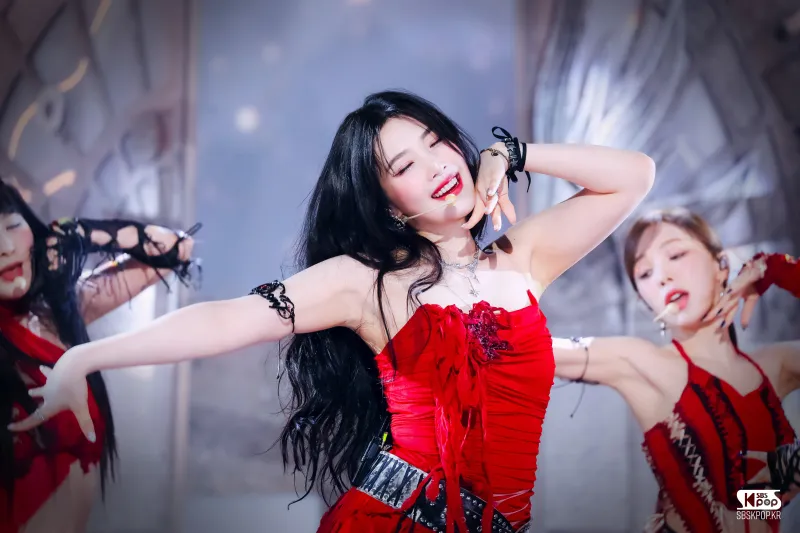 Joy de Red Velvet sur scène à Inkigayo, photo 7