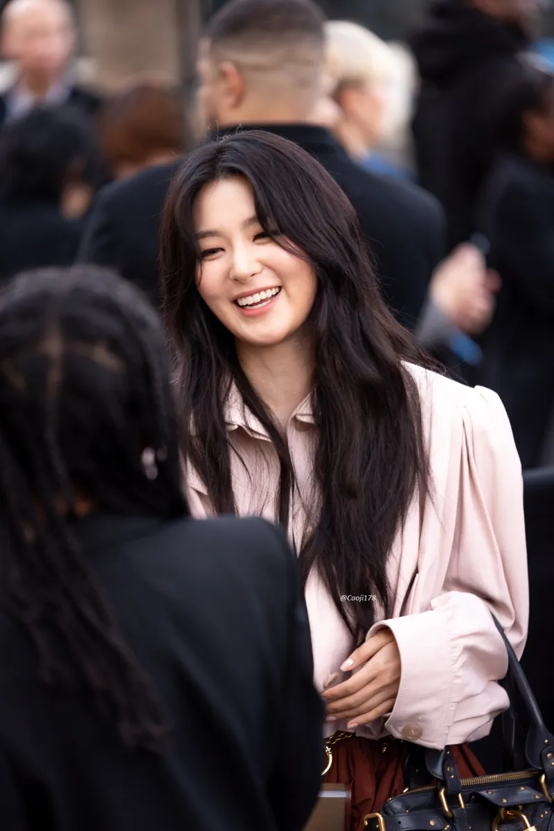 Seulgi de Red Velvet à la Fashion Week de Paris 2025, photo 2