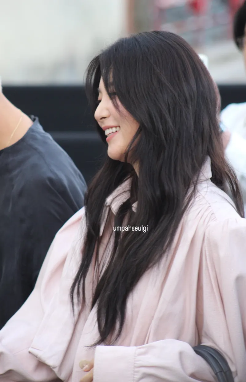 Seulgi de Red Velvet à la Fashion Week de Paris 2025, photo 7