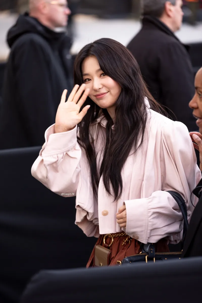 Seulgi de Red Velvet à la Fashion Week de Paris 2025, photo 1