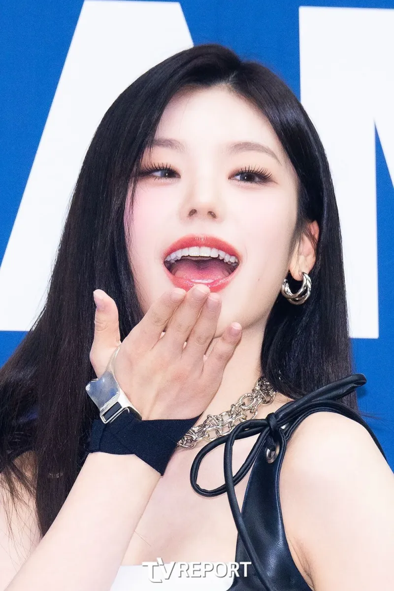 Yeji d’ITZY aux K-World Dream Awards 2024, photo 3
