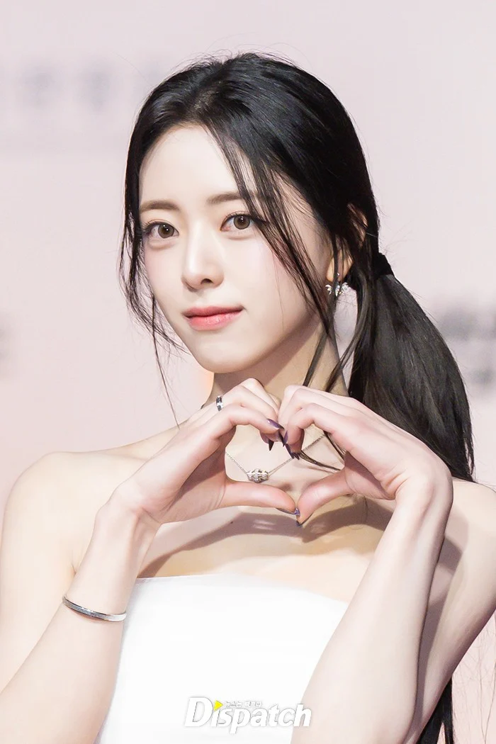 Yuna d’ITZY en 2025, photo 7